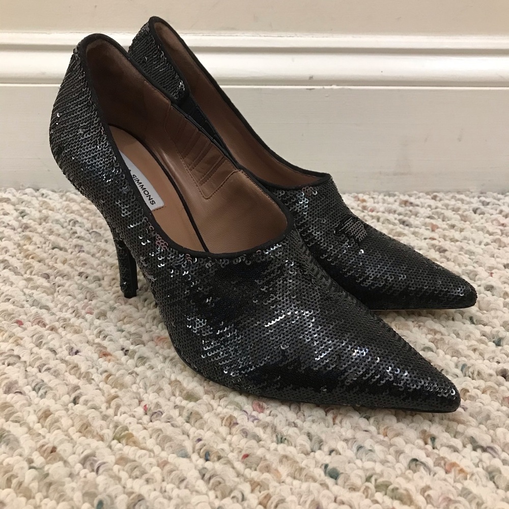 🆕 Tabitha Simmons gunmetal silver sequin heel